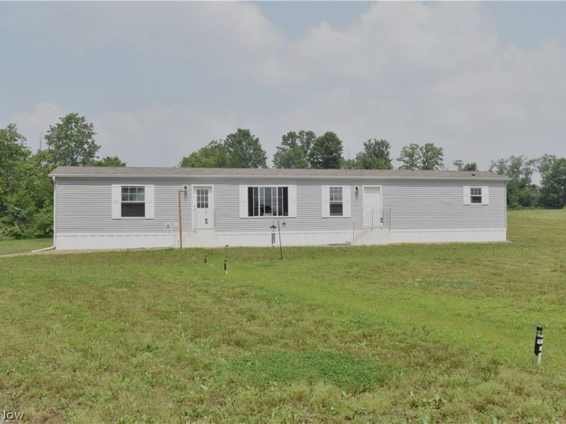 2780 Columbiana Road , New Springfield, OH 44443 Photo 2