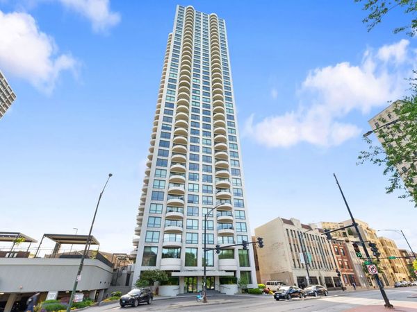 2020 N Lincoln Park West , Unit 18C, Chicago, IL 60614