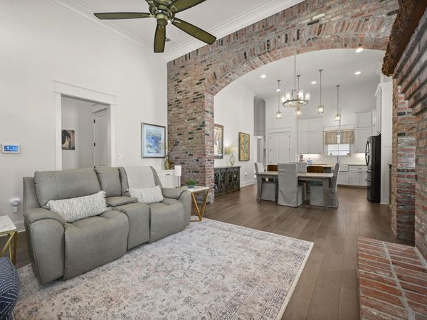 2843 Pointe-marie Dr, Baton Rouge, LA 70820