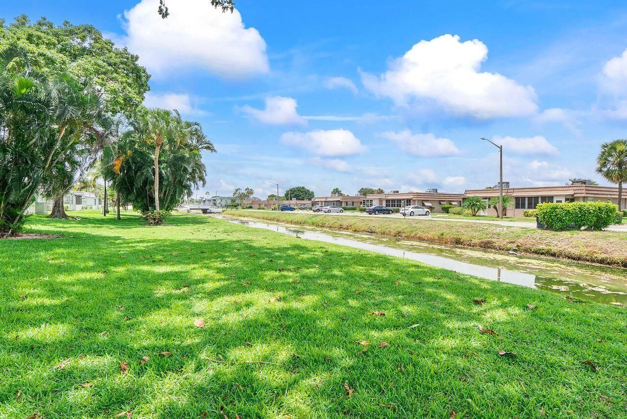 9 Valencia Trail, Delray Beach, FL 33446 Photo