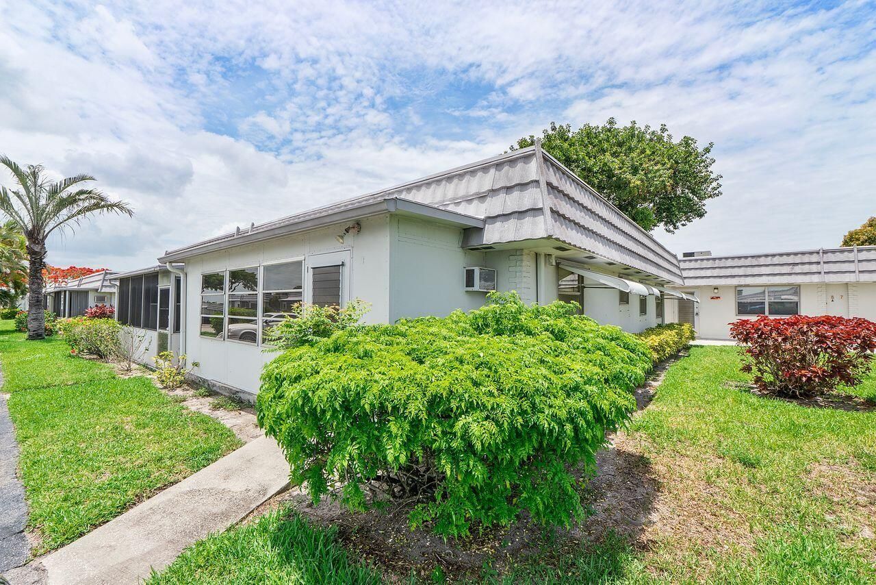 9 Valencia Trail, Delray Beach, FL 33446 Photo