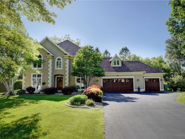 11 Parham Drive, Penfield, NY 14526