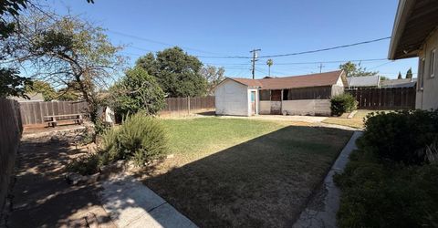 1129 Idaho Ave, Los Banos, CA 93635 Photo