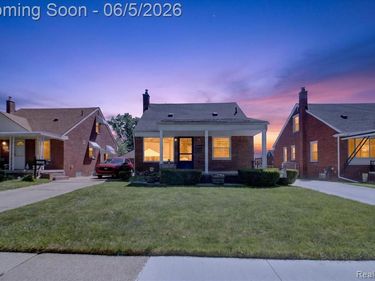 9825 Becker Avenue, Allen Park, MI 48101