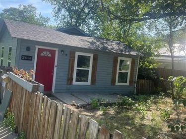 2618 28th Street, Fort Worth, TX 76106
