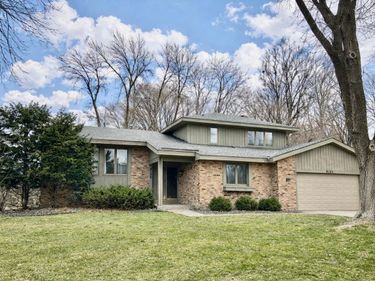 9130 Flyway Circle, Eden Prairie, MN 55347