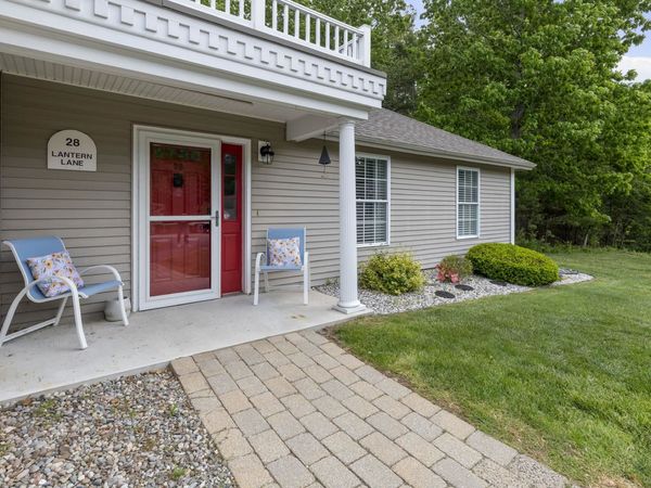 28 Lantern Lane, Kingston, NH 03848