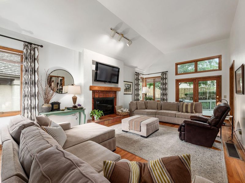 194 Green Springs Drive, Columbus, OH 43235 Photo 4