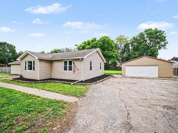 936 Old Indian Trail , Aurora, IL 60506