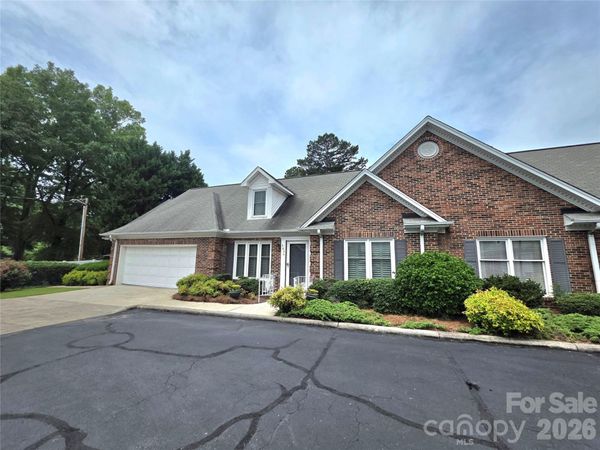 687 Carlton Drive, Gastonia, NC 28054