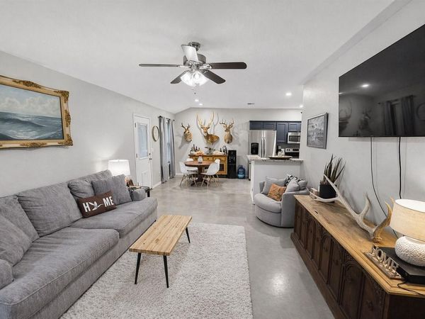 1202 E Avenue F , Lampasas, TX 76550