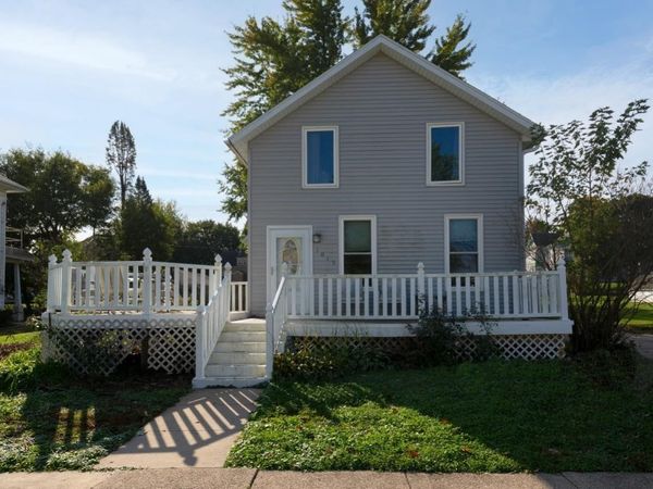 1019 Nash, Aplington, IA 50604