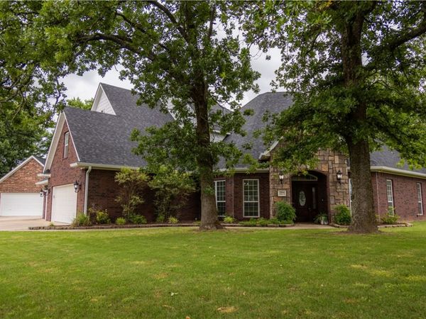 2104 Caribou Lane , Elm Springs, AR 72762