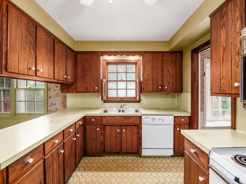 2357 Dorset Road, Columbus, OH 43221 Photo 16