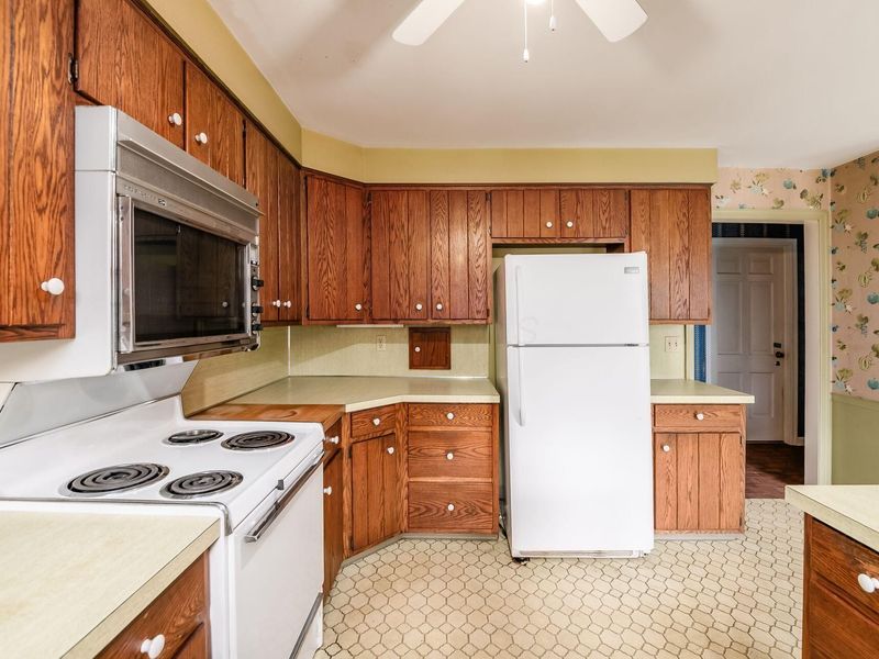 2357 Dorset Road, Columbus, OH 43221 Photo 17