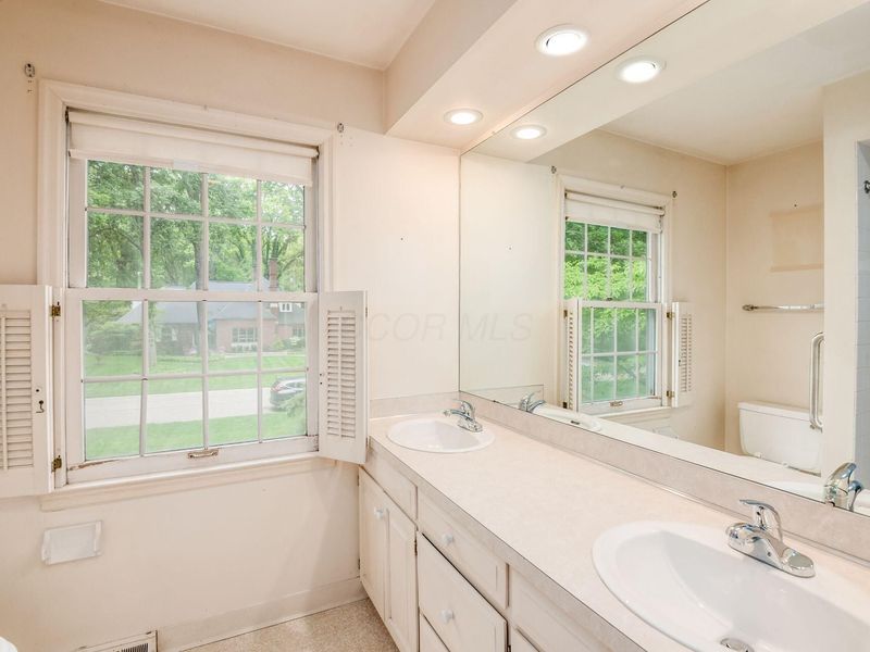 2357 Dorset Road, Columbus, OH 43221 Photo 42