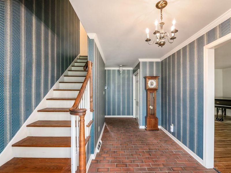 2357 Dorset Road, Columbus, OH 43221 Photo 6