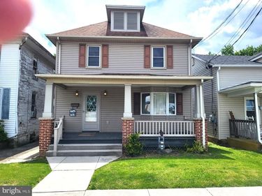 720 LINDEN AVENUE , HANOVER, PA 17331