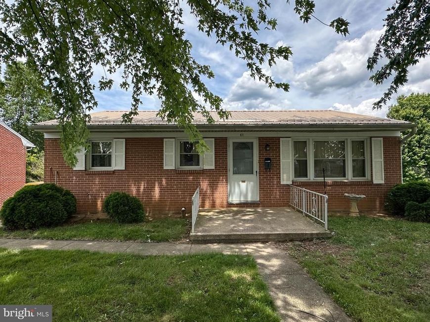831 Fairview Avenue, Waynesboro, PA 17268 Main Photo