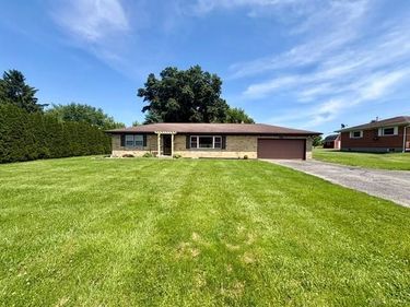 2648 S Burnett Road, Springfield, OH 45505