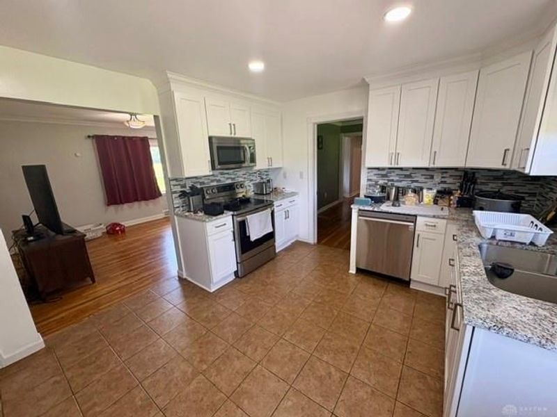 2648 S Burnett Road, Springfield, OH 45505 Photo 11