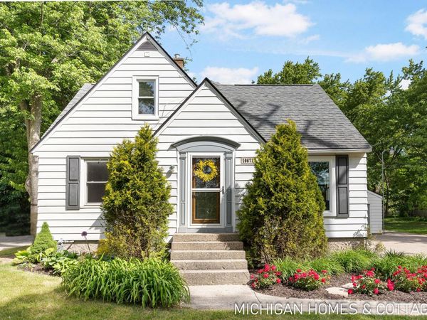 10671 Chicago Drive, Zeeland, MI 49464