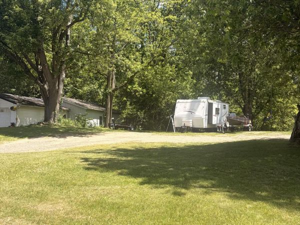 627 Fairyland Avenue, Jackson, MI 49202