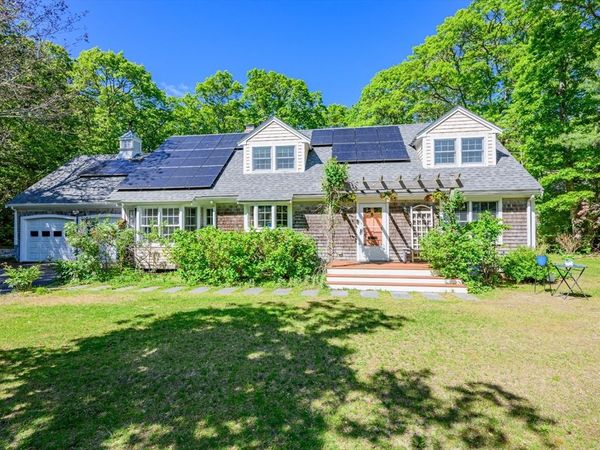 27 Two Ponds Road, Falmouth, MA 02540