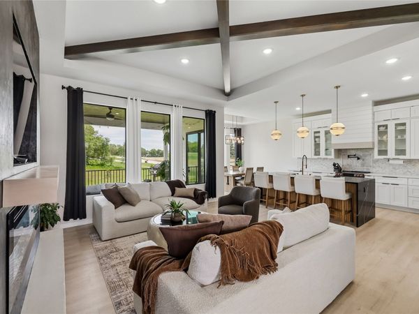 2985 Sunflower Drive , Waukee, IA 50263
