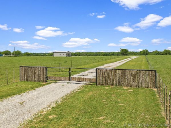 4480 Memorial Road , Lone Grove, OK 73443