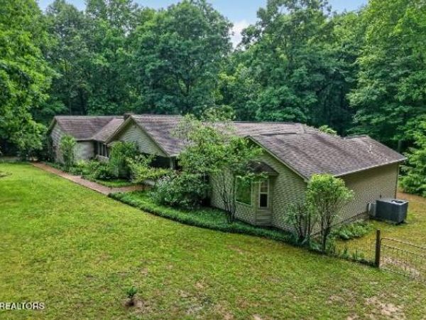 2025 Old Bon Air Rd, Sparta, TN 38583