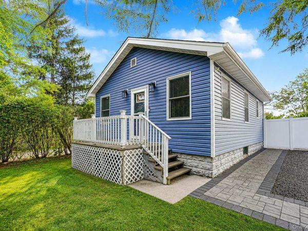 28 Weiner Street , Staten Island, NY 10309