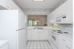 800 Castleford Circle  photo 4