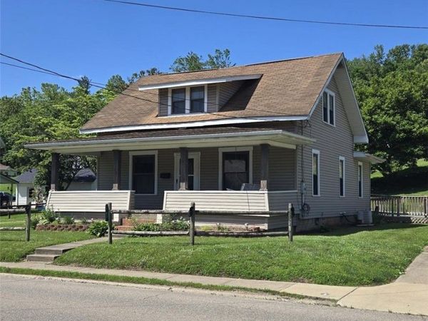 763 E Main Street , Mcconnelsville, OH 43756