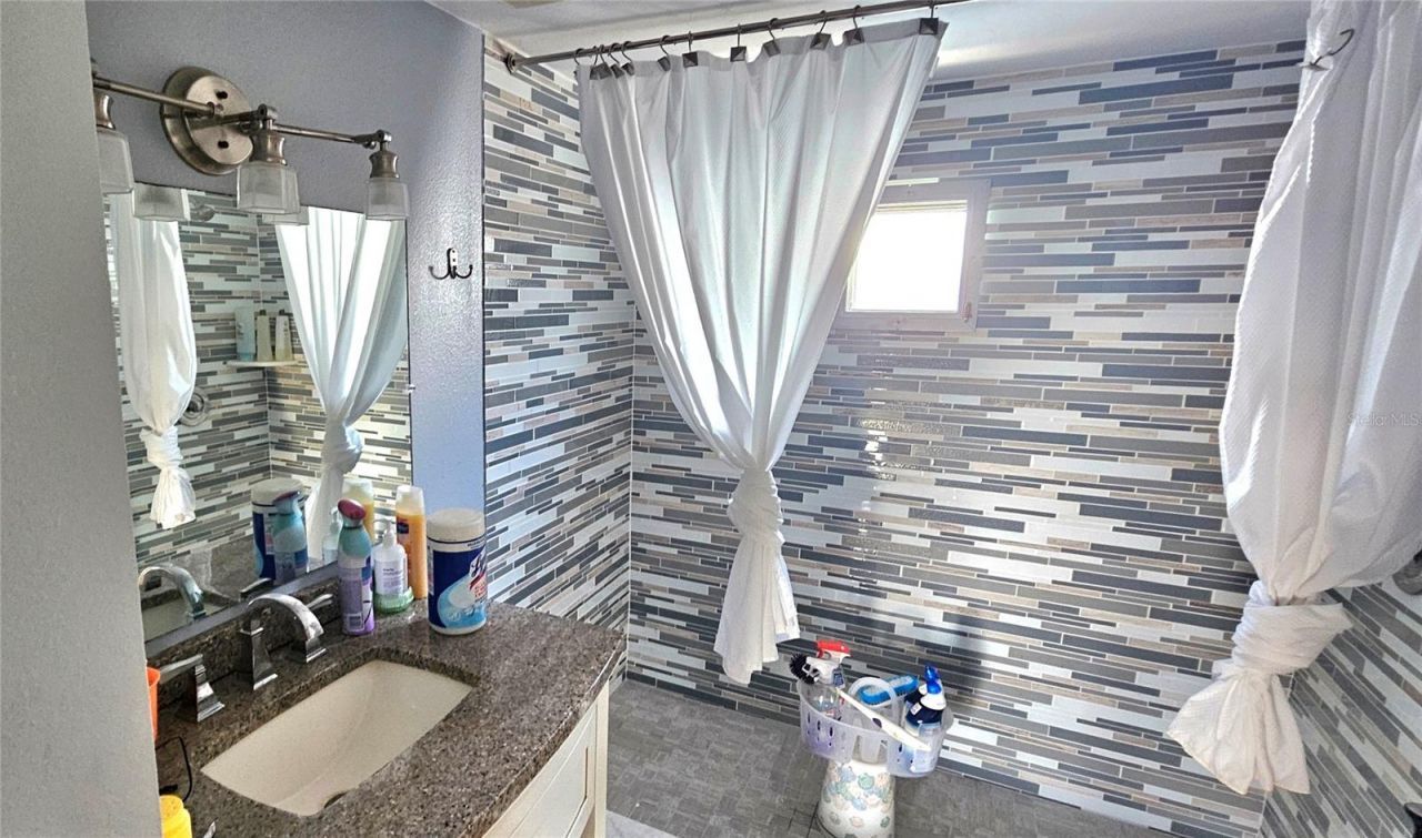 41 2nd Street , Bradenton, FL 34210 Photo