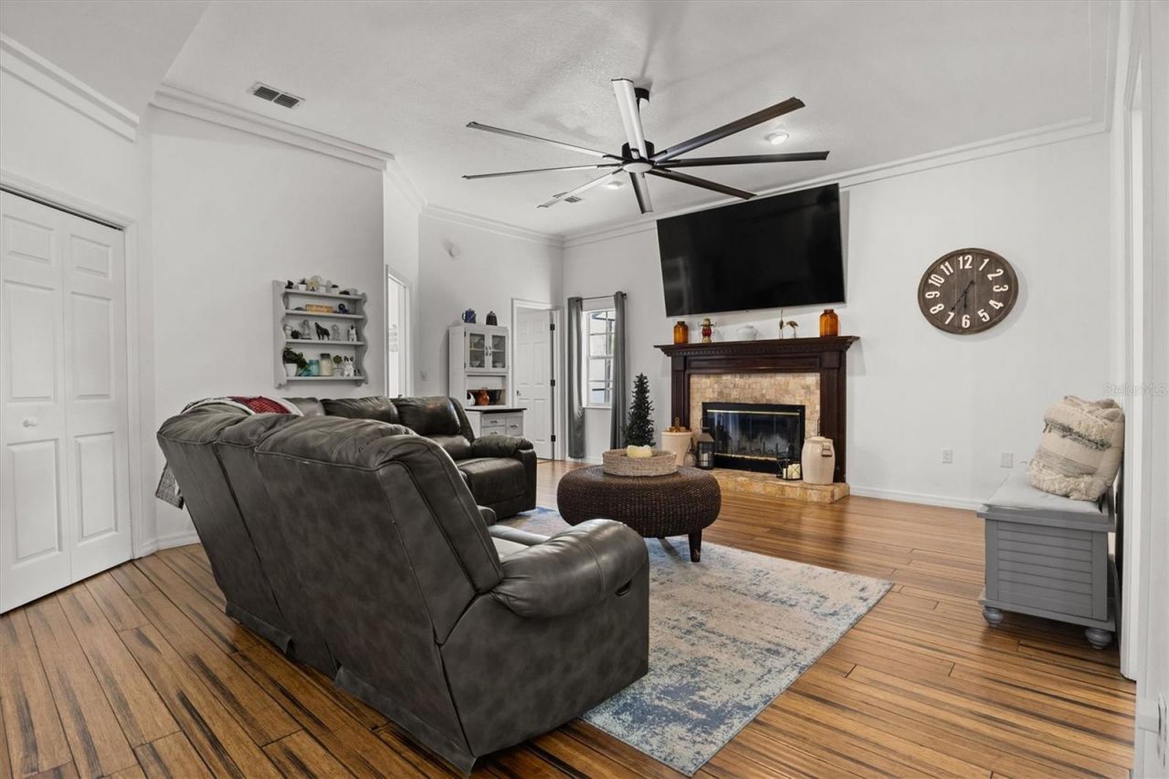 2881 Chatsworth Lane, Lakeland, FL 33812 Photo