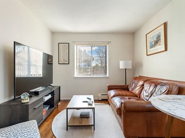 425 S Huntington Ave, Unit 6, Boston, MA 02130