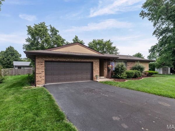 46 Belle Crest Drive, Belleville, IL 62221