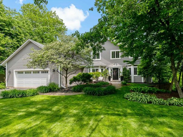 8879 Sylvan Ridge , Eden Prairie, MN 55347