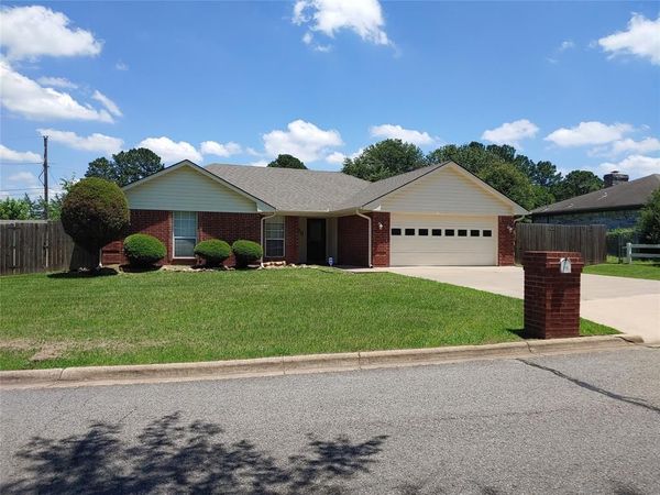 1360 NE 26th Street , Paris, TX 75460