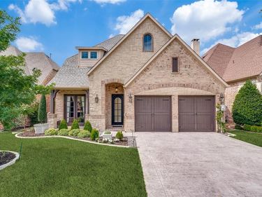 29 Pristine Pond Drive, Frisco, TX 75034