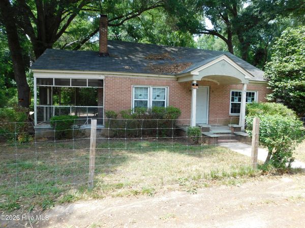7 First Street , Laurinburg, NC 28352