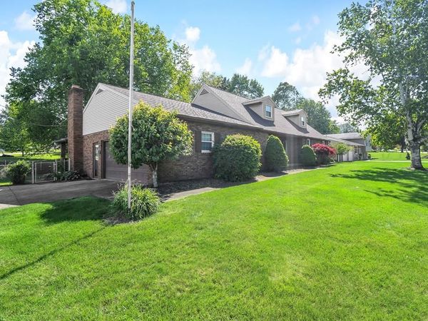 2560 Wedgewood Drive, Mansfield, OH 44903