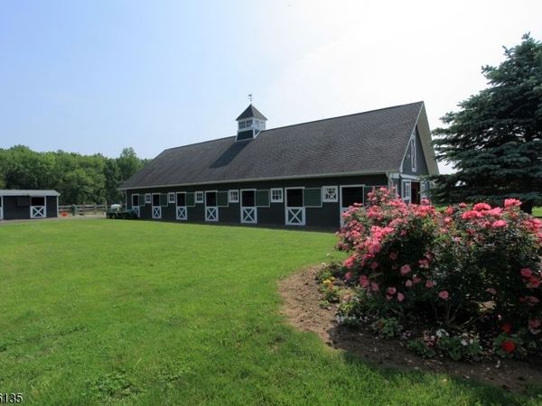 96 Pickle Rd, Washington, NJ 07830