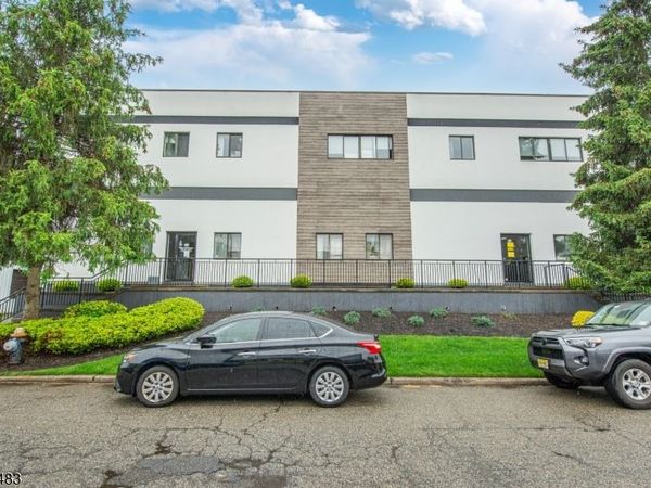 9 Fairfield Ave, Little Falls, NJ 07424