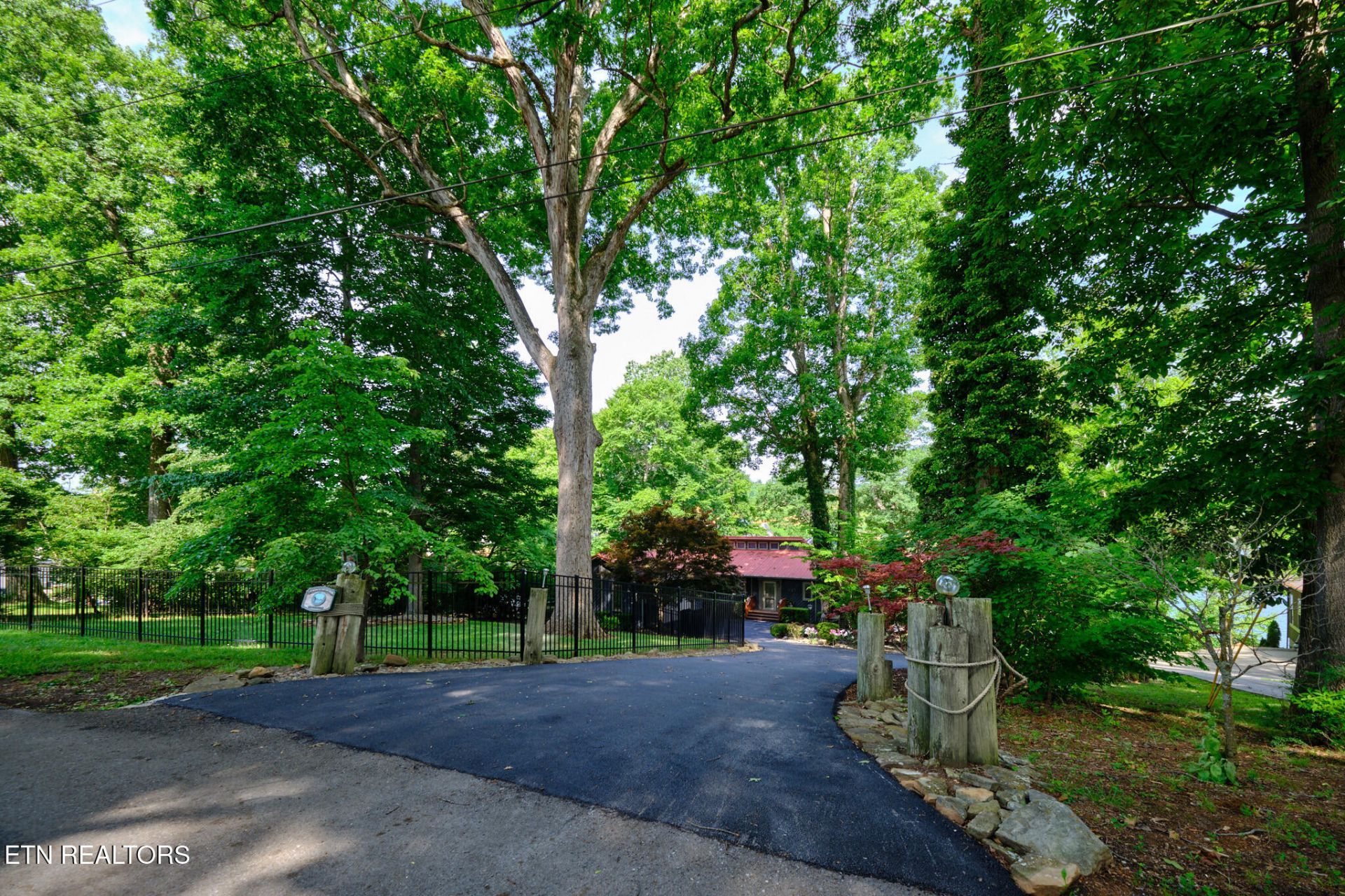 817 Lakewood Drive, Jefferson City, TN 37760 Main Photo