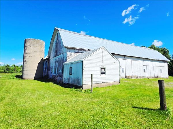 Maple Road E, Akron, NY 14001