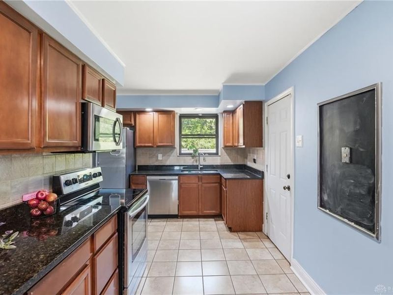 5642 Surrey Avenue, Green Township, OH 45248 Photo 12