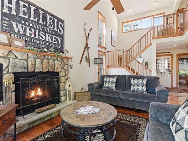 344 HEMLOCK LANE, TANNERSVILLE, PA 18372