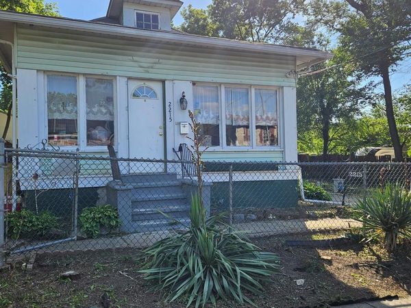 2215 37TH STREET, PENNSAUKEN, NJ 08110
